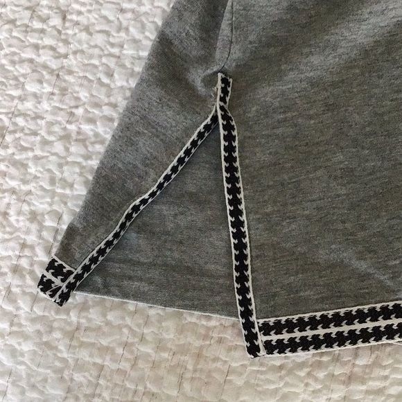 J. CREW Top Sleeveless Embroidered Trim V-Neck Black Tassel Tie Gray Size XS - Picture 7 of 7